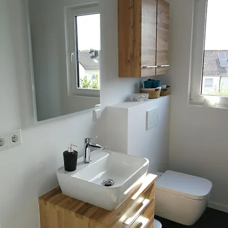Gaestezimmer Mit Eigenem Bad In Reihenmittelhaus Feucht Eksteriør billede